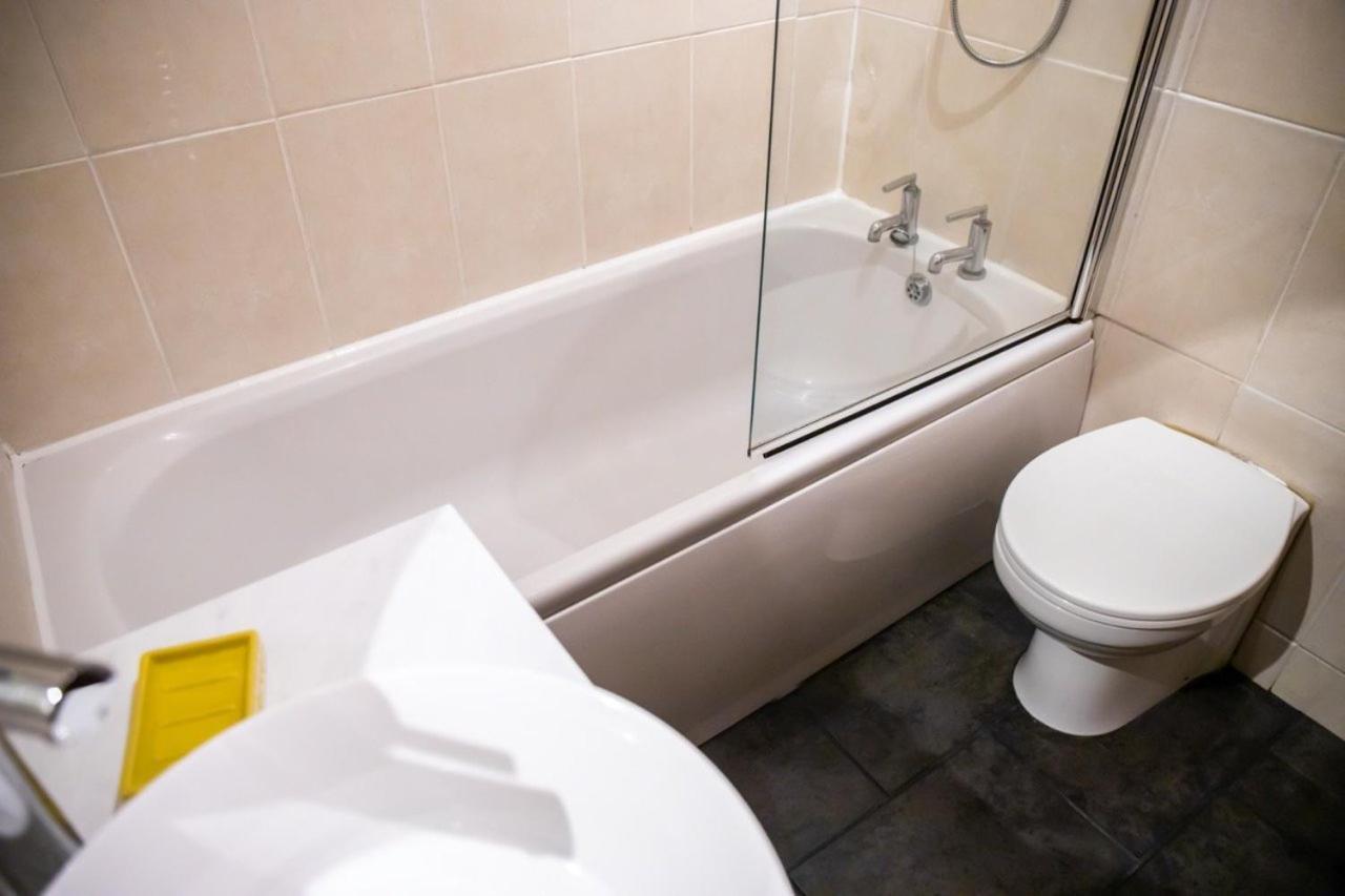 Guestready - Homely Leeds City Apartment Sleep 4 Meanwood Экстерьер фото